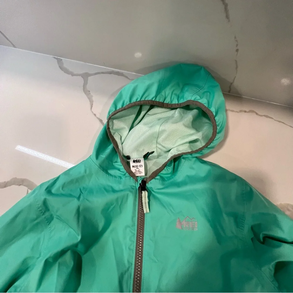 REI CO-OP Kids Medium 10-12 Groundbreaker Rain Wind Jacket hood green/grey light